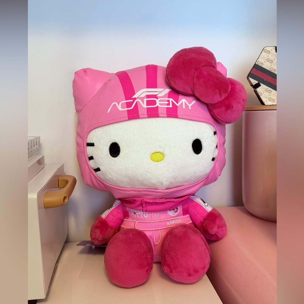 Hello Kitty x F1 Academy plushie BNWT